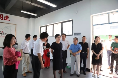 魯昕會長到珠海城市職業(yè)技術(shù)學(xué)院調(diào)研并作報告